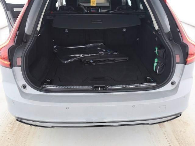 Gebraucht Volvo V90 Plus 253 PS (186 kW) 2025 Vapour grey Kombi