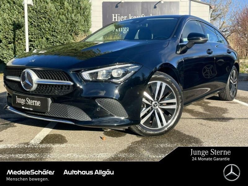 Unilack nachtschwarz Gebraucht 2022 Mercedes CLA220 Limousine | 31.839 € (Guter Preis) - Bild 1/4