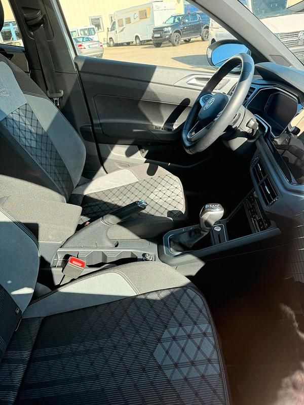 Używany VW Taigo 150 KM (110 kW) 2022 Biały SUV