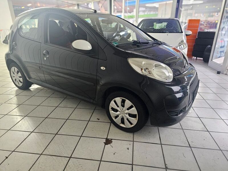Schwarz Gebraucht 2010 Citroën C1 Chic Kleinwagen | 2.570 € (Fairer Preis) - Bild 1/4