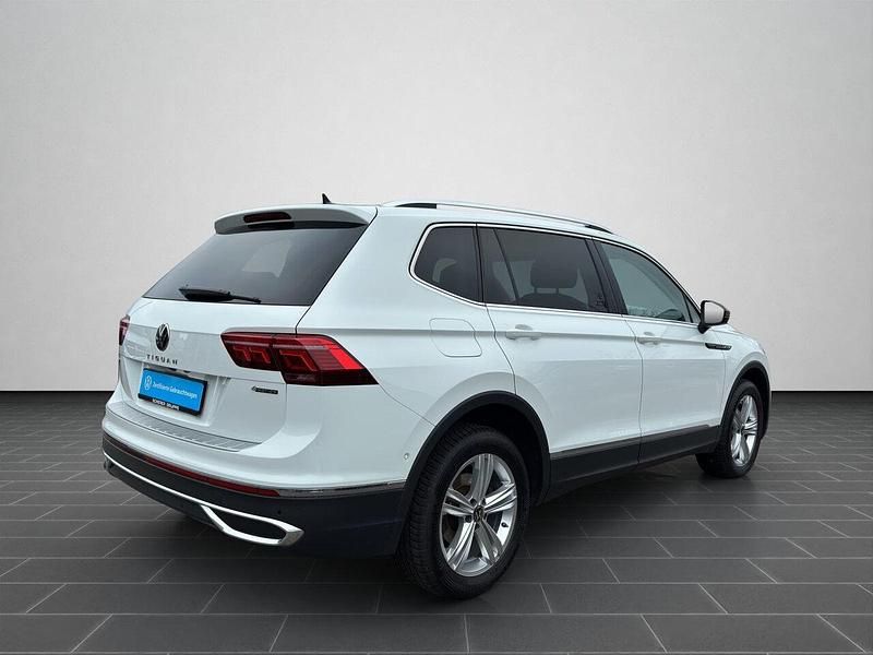 Gebraucht VW Tiguan Allspace Elegance 200 PS (147 kW) 2022 Pure white SUV