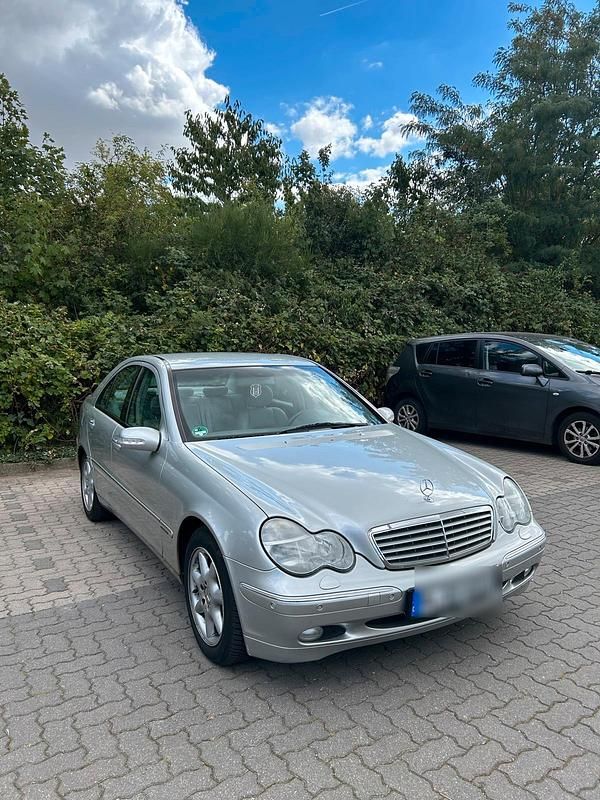 Silber Gebraucht 2001 Mercedes C200 Limousine | 3.300 € - Bild 1/4