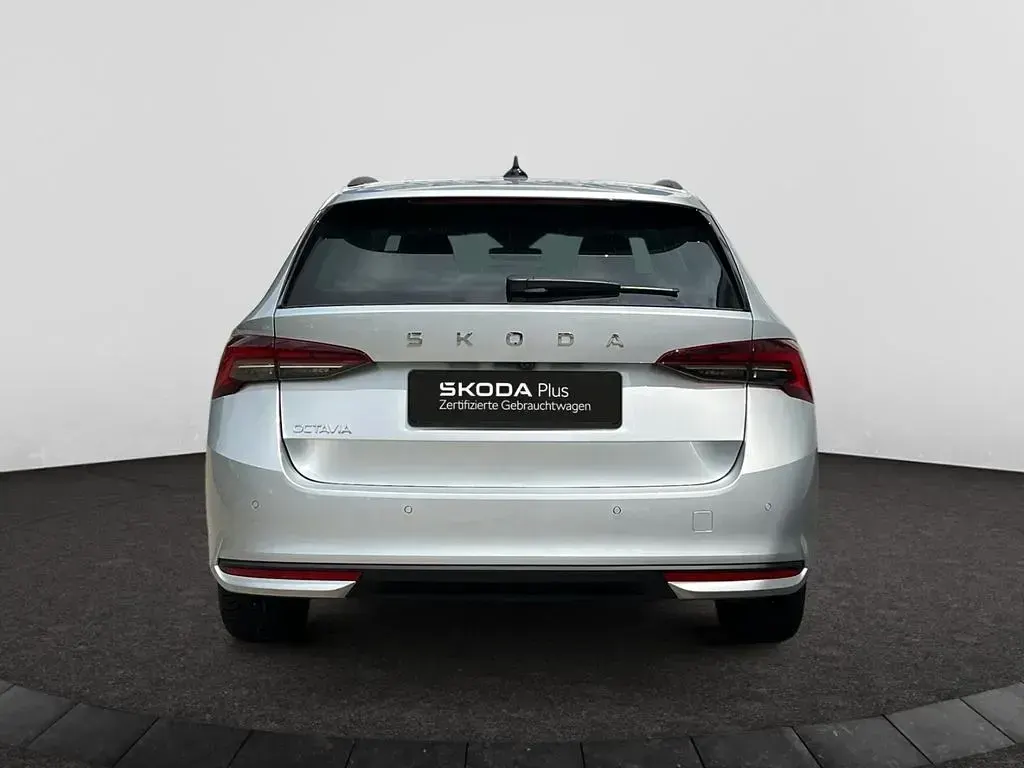 Gebraucht Skoda Octavia Tour 150 PS (110 kW) 2025 Silber Kombi