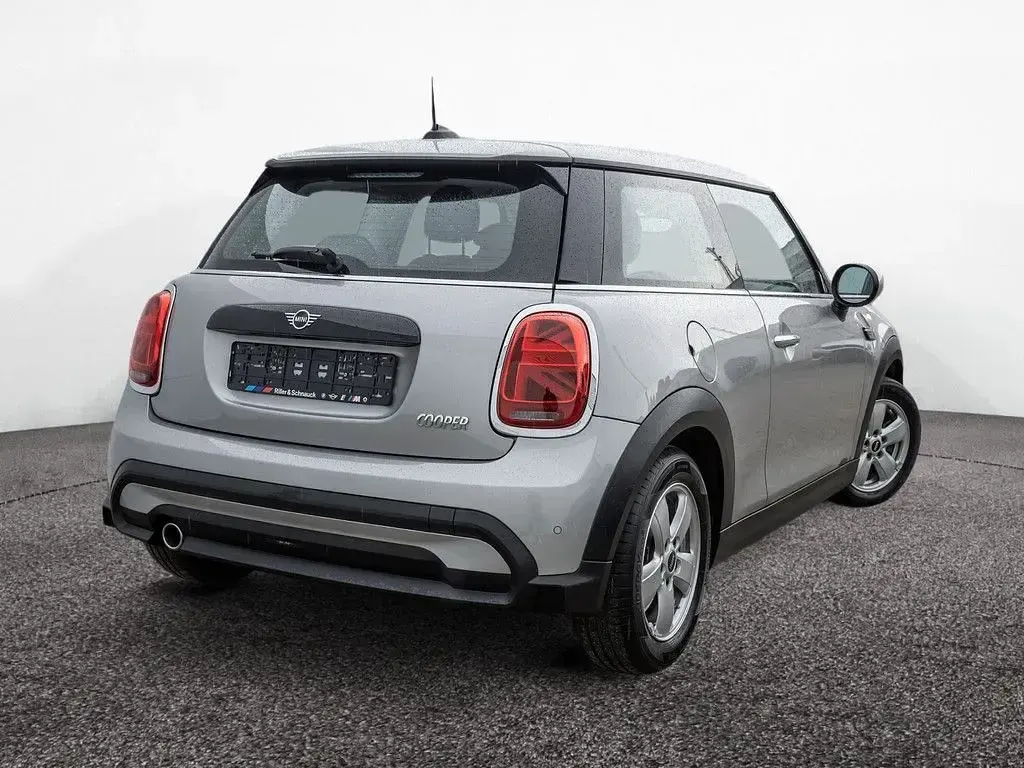 Gebraucht Mini Cooper Essential 136 PS (100 kW) 2023 Silber Kleinwagen