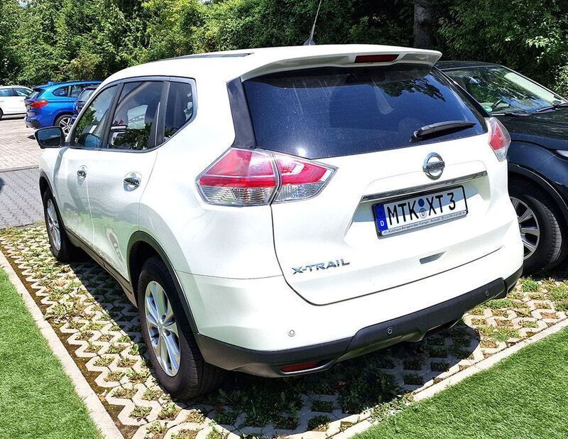 Weiß Gebraucht 2017 Nissan X-Trail N-Connecta SUV | 13.300 € (Fairer Preis) - Bild 1/4