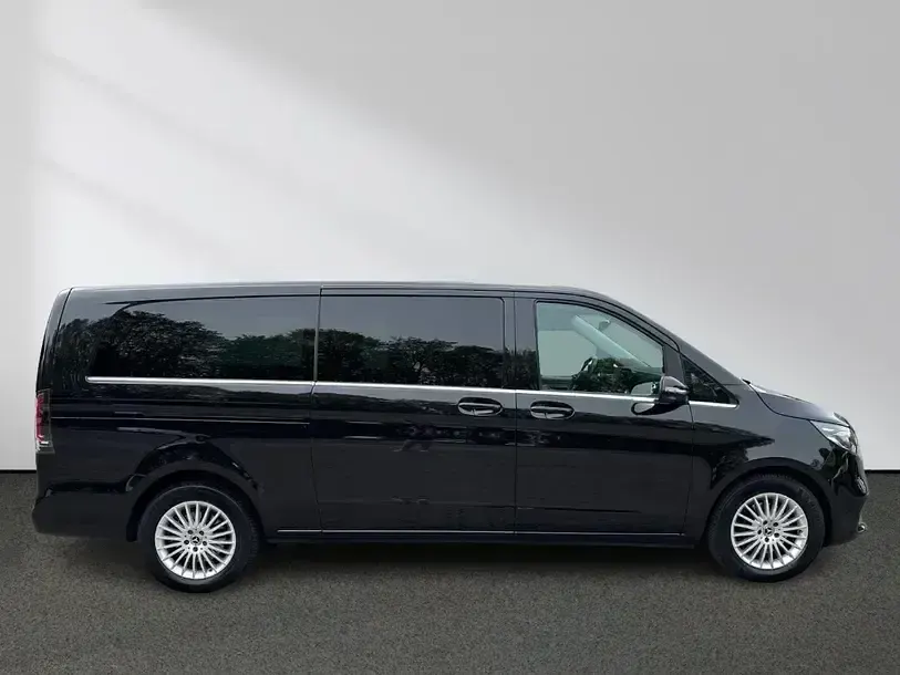 Gebraucht Mercedes V300 Avantgarde 237 PS (174 kW) 2024 Schwarz Van / Kleinbus