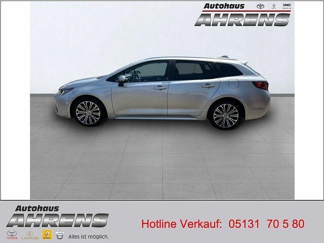 Gebraucht Toyota Corolla Team 122 PS (89 kW) 2022 Shimmering silver metallic (metallic) Kombi