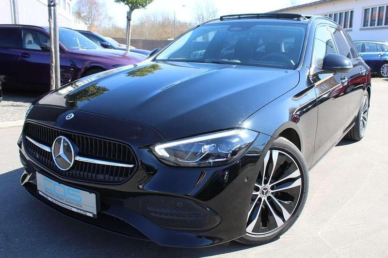 Ung. schwarz unilack Gebraucht 2022 Mercedes C220 Night Kombi | 27.980 € (Fairer Preis) - Bild 1/4