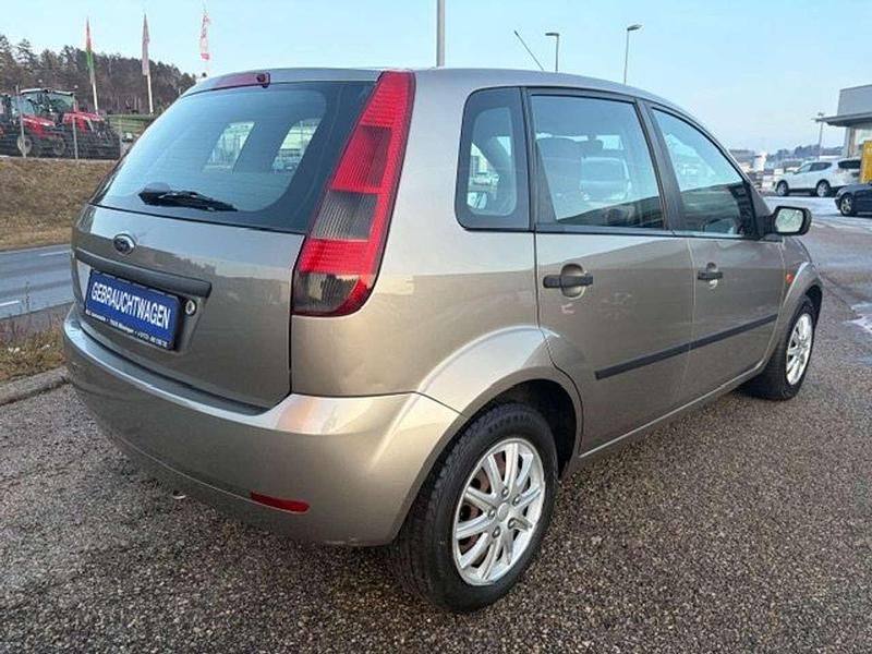 Gebraucht Ford Fiesta Trend 80 PS (58 kW) 2002 Other Kleinwagen