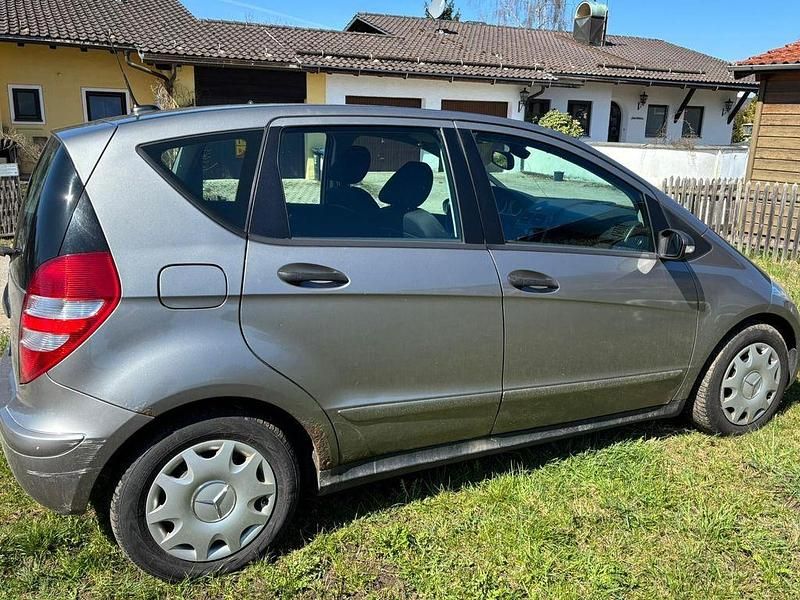 Gebraucht Mercedes A170 Elegance 116 PS (85 kW) 2007 Silber Van / Kleinbus