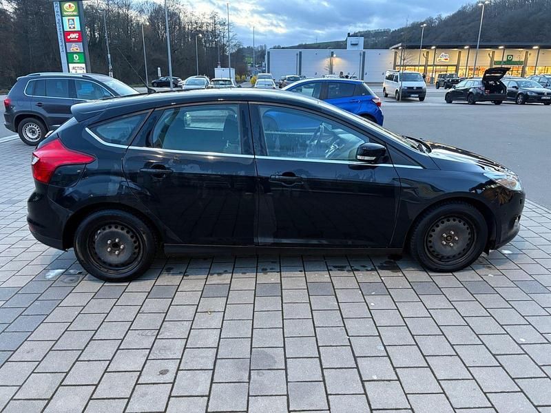 Gebraucht Ford Focus SYNC Edition 125 PS (91 kW) 2014 Schwarz Limousine