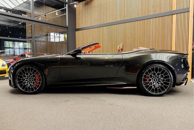 Gebraucht Aston Martin DBS 725 PS (533 kW) 2024 Grün Cabrio
