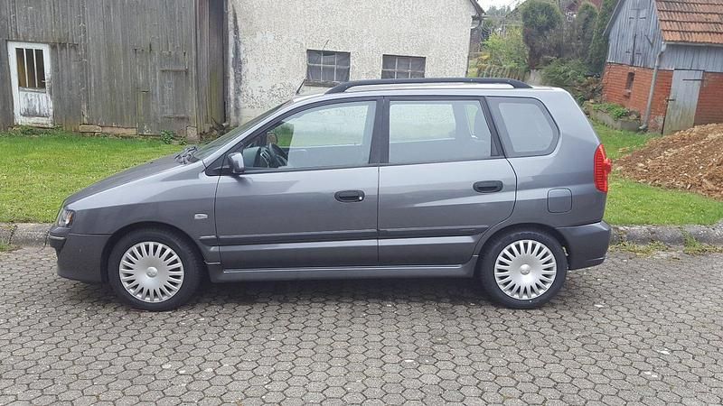 Gebraucht Mitsubishi Space Star 112 PS (82 kW) 2004 Grau Van / Kleinbus