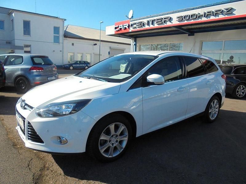 Gebraucht Ford Focus Titanium 101 PS (74 kW) 2014 Weiß Kombi