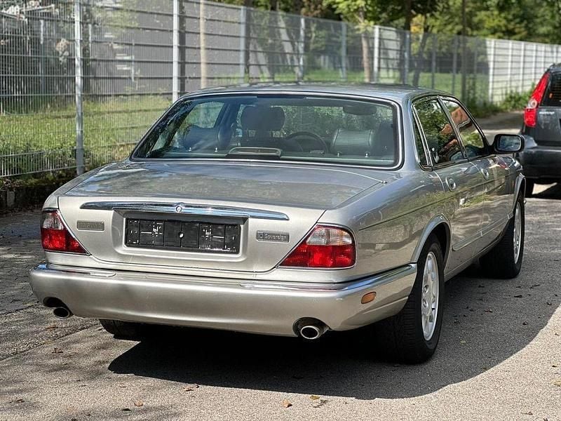 Gebraucht Jaguar XJ8 Sovereign 284 PS (208 kW) 1998 Silber Limousine
