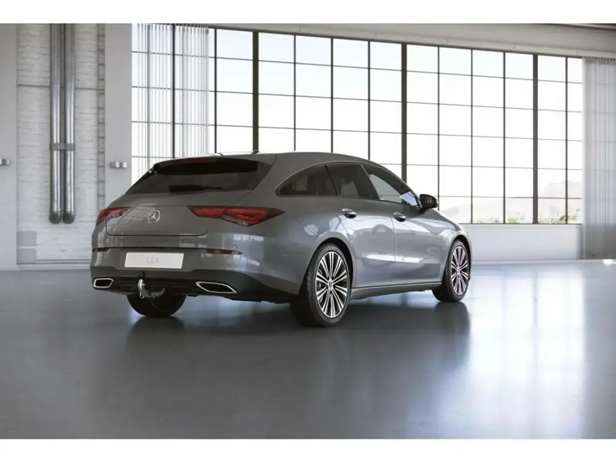 Gebraucht Mercedes CLA220 Progressive 190 PS (139 kW) 2020 Graulack mountaingrau Limousine