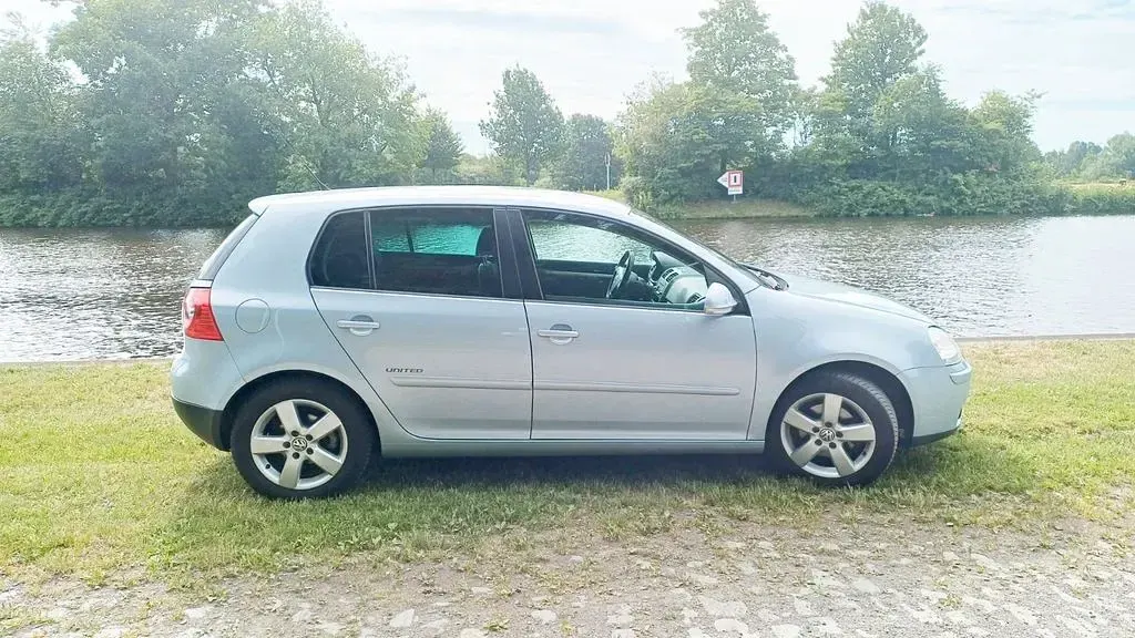 Gebraucht VW Golf VI United 80 PS (58 kW) 2008 Blau Kleinwagen