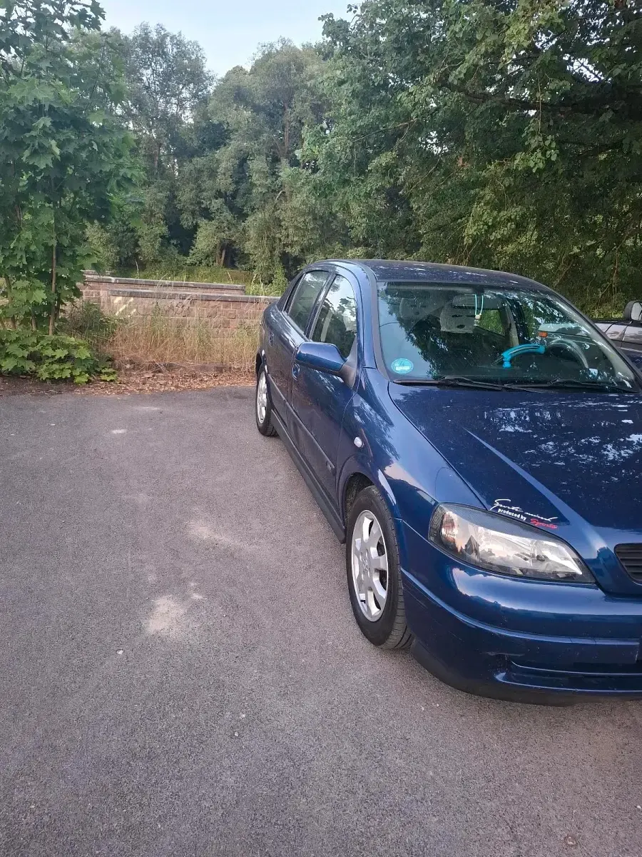 Gebraucht Opel Astra 105 PS (77 kW) 2003 Blau Limousine