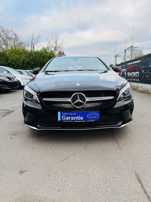 Gebraucht Mercedes CLA180 122 PS (89 kW) 2017 Schwarz Limousine