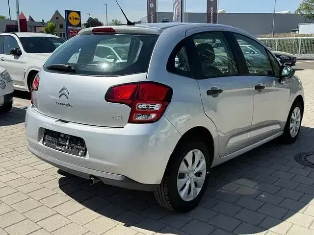 Usado Citroën C3 82 CV (60 kW) 2013 Plateado Berlina