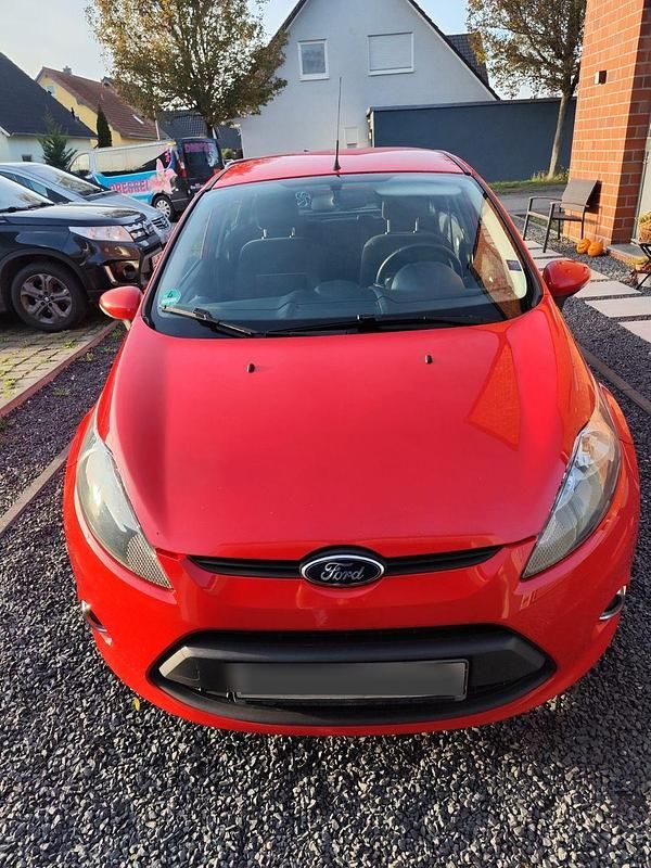 Rot Gebraucht 2012 Ford Fiesta Trend Kleinwagen | 3.599 € (Guter Preis) - Bild 1/4
