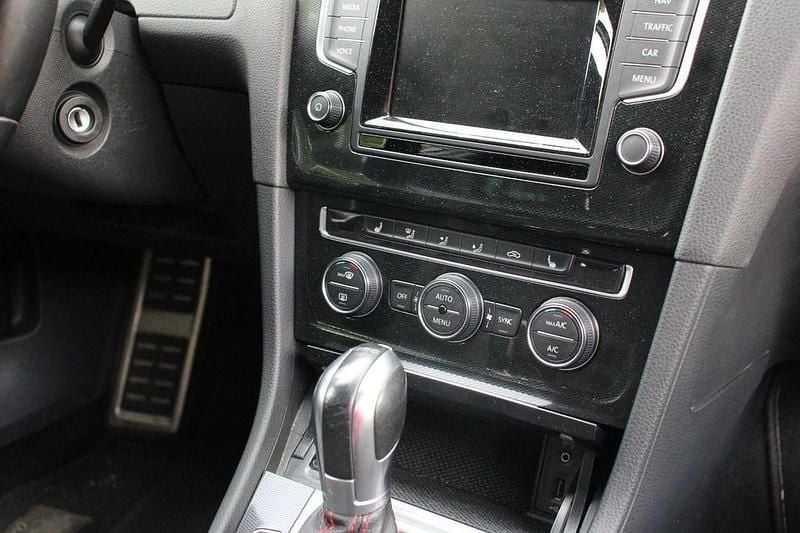 Gebraucht VW Golf VII GTI 220 PS (161 kW) 2016 Weiß Limousine