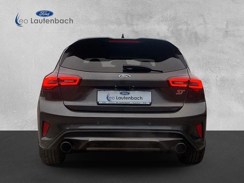 Gebraucht Ford Focus ST 280 PS (205 kW) 2024 Magneticgrau (metallic) Limousine