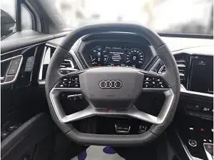Neu Audi e-tron 250 kW (340 PS) 2026 Weiß (gletscherweiß metallic) SUV