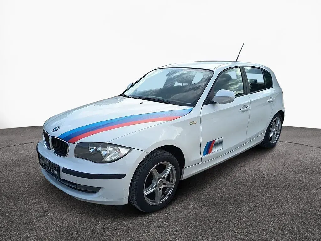 Gebraucht BMW 116 116 PS (85 kW) 2010 Weiß Kleinwagen