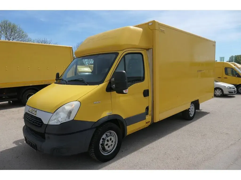 Second-hand Iveco Daily 106 CP (77 kW) 2012 Galben Van