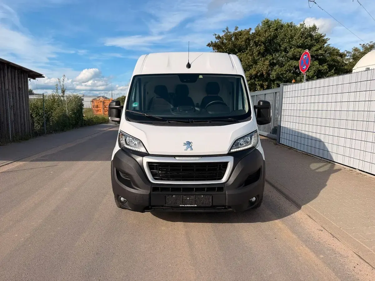 Gebraucht Peugeot Boxer 140 PS (102 kW) 2021 Weiß Van