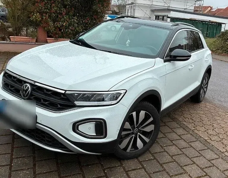 Gebraucht VW T-Roc Move 110 PS (80 kW) 2023 Weiß SUV