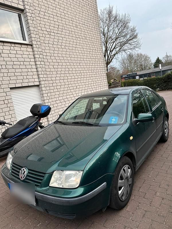 Grün Gebraucht 2000 VW Bora Limousine | 550 € (Superpreis) - Bild 1/4