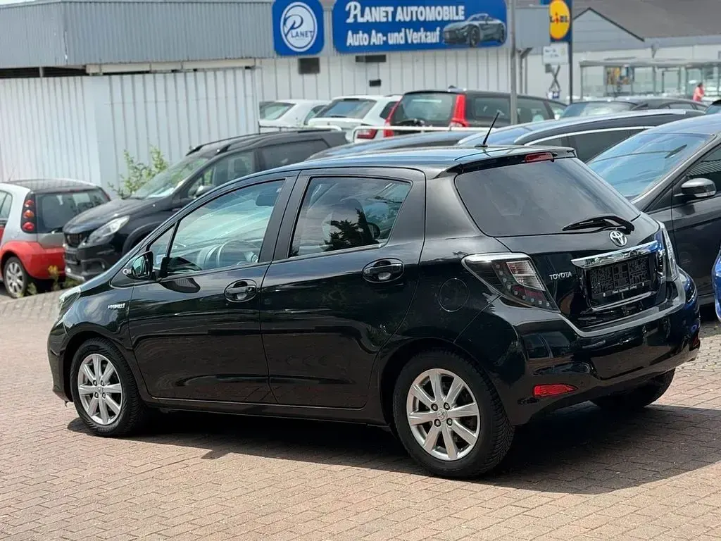 Gebraucht Toyota Yaris Edition 101 PS (74 kW) 2014 Schwarz Kleinwagen
