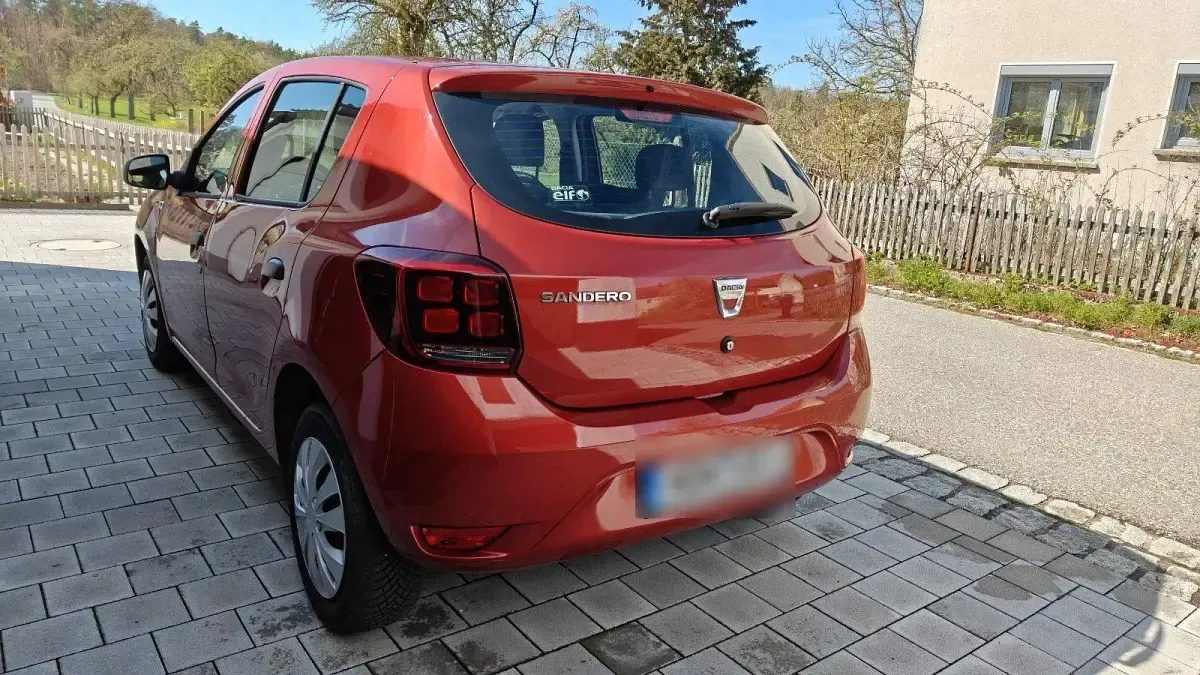 Gebraucht Dacia Sandero 73 PS (53 kW) 2017 Rot Limousine