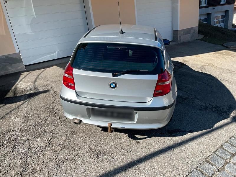 Gebraucht BMW 118 143 PS (105 kW) 2008 Silber Kleinwagen