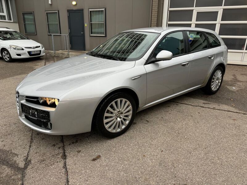 Silber Gebraucht 2006 Alfa Romeo 159 Kombi | 7.500 € (Etwas zu teuer) - Bild 1/4