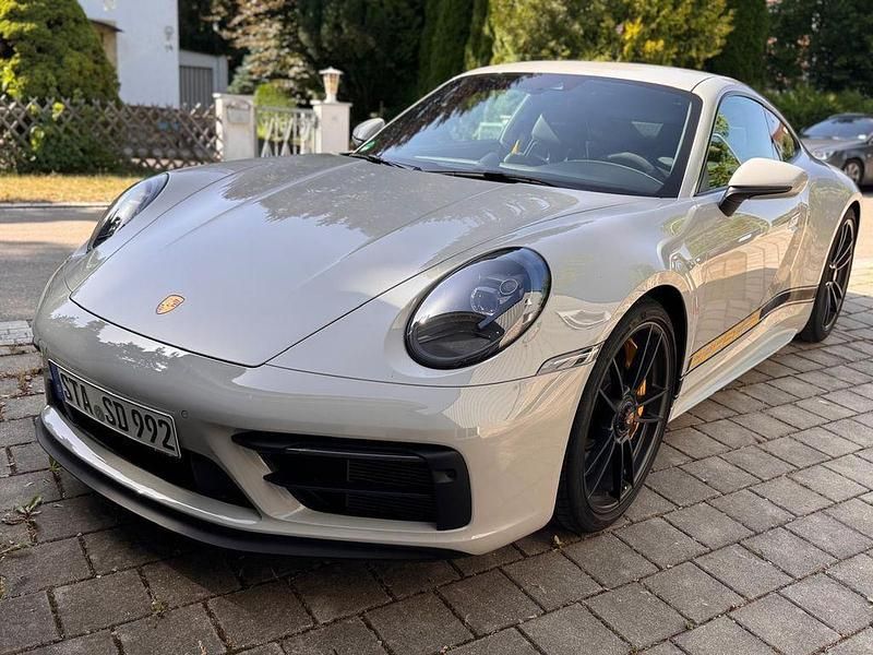 Grau Gebraucht 2023 Porsche 911 Carrera GTS Coupé | 159.911 € (Etwas zu teuer) - Bild 1/4
