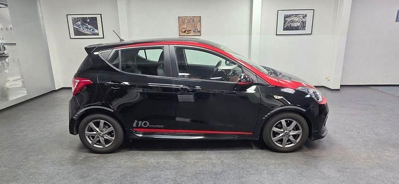 Schwarz Gebraucht 2014 Hyundai i10 Sport Kleinwagen | 4.990 € (Fairer Preis) - Bild 1/4