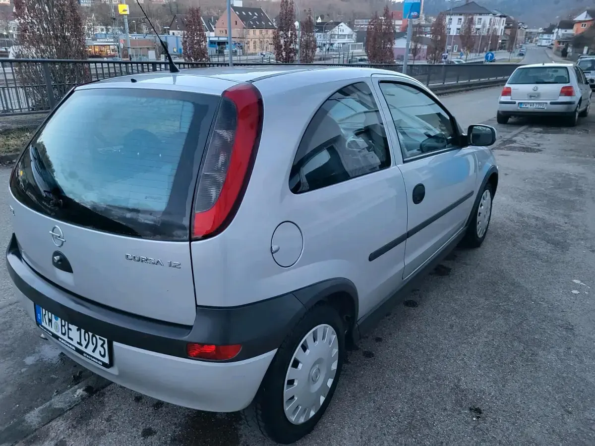 Gebraucht Opel Corsa 75 PS (55 kW) 2002 Silber Kleinwagen