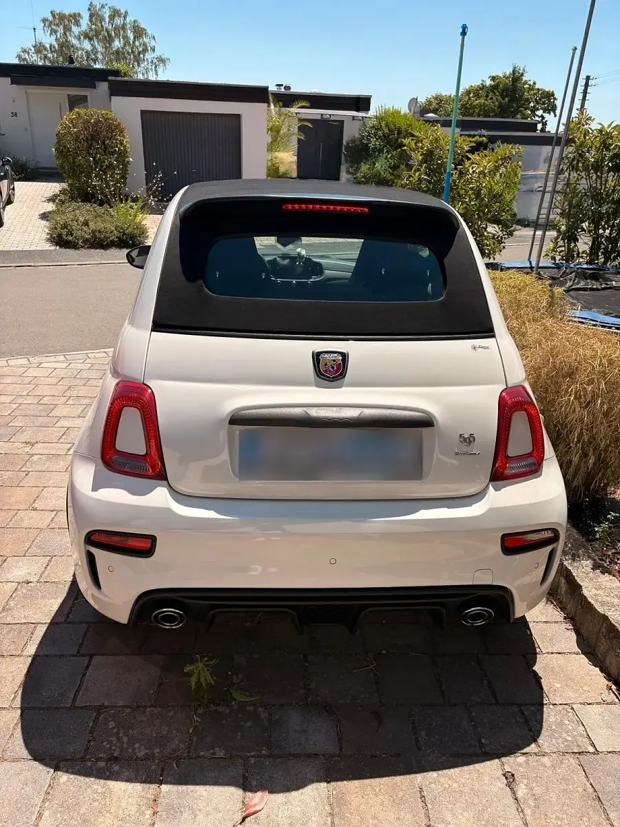 Gebraucht Abarth 595 Turismo 165 PS (121 kW) 2024 Weiß Cabrio