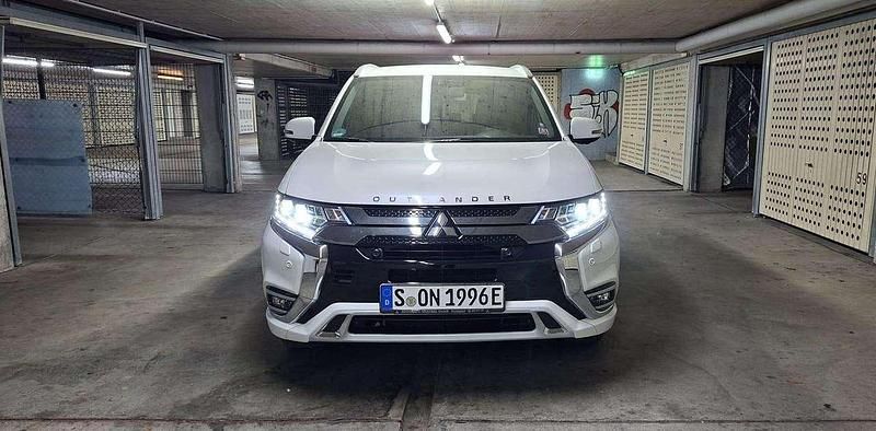 Gebraucht 2020 Mitsubishi Outlander P-HEV Diamant Edition SUV | 25.000 € (Etwas zu teuer) - Bild 1/4