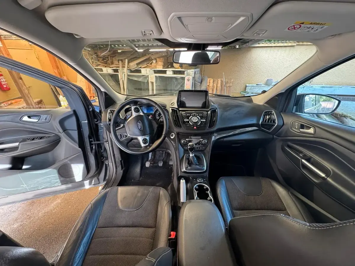 Gebraucht Ford Kuga 150 PS (110 kW) 2015 Grau SUV
