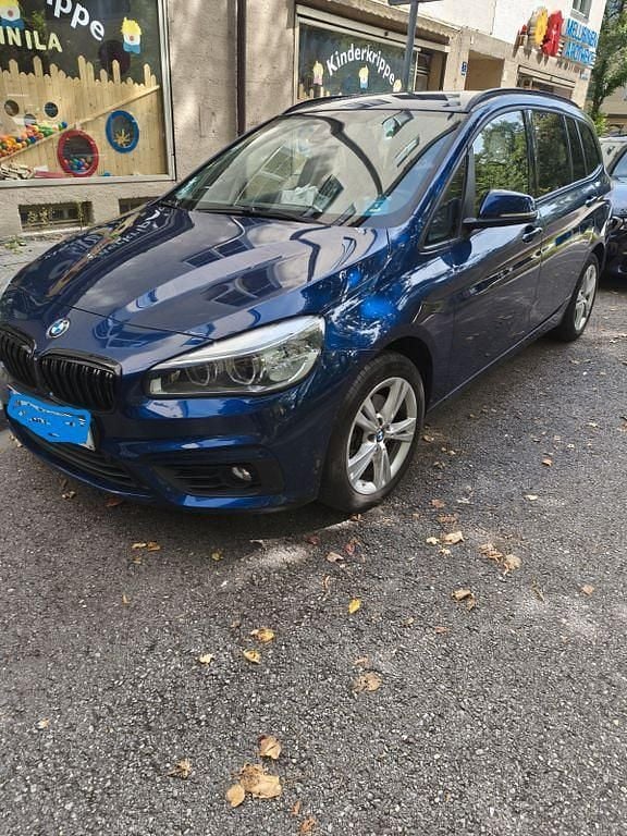 Blau Gebraucht 2016 BMW 218 Gran Tourer Sport Line Van / Kleinbus | 15.000 € (Fairer Preis) - Bild 1/4