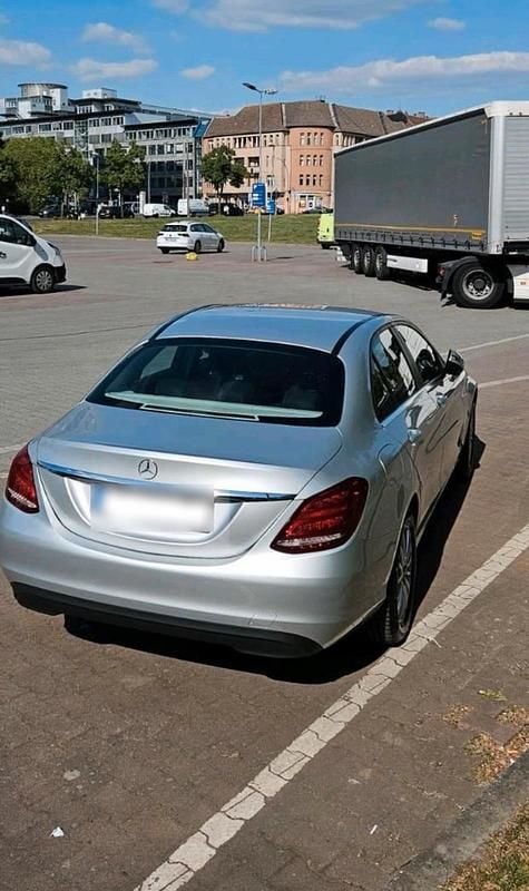 Gebraucht Mercedes C180 154 PS (113 kW) 2015 Silber Limousine
