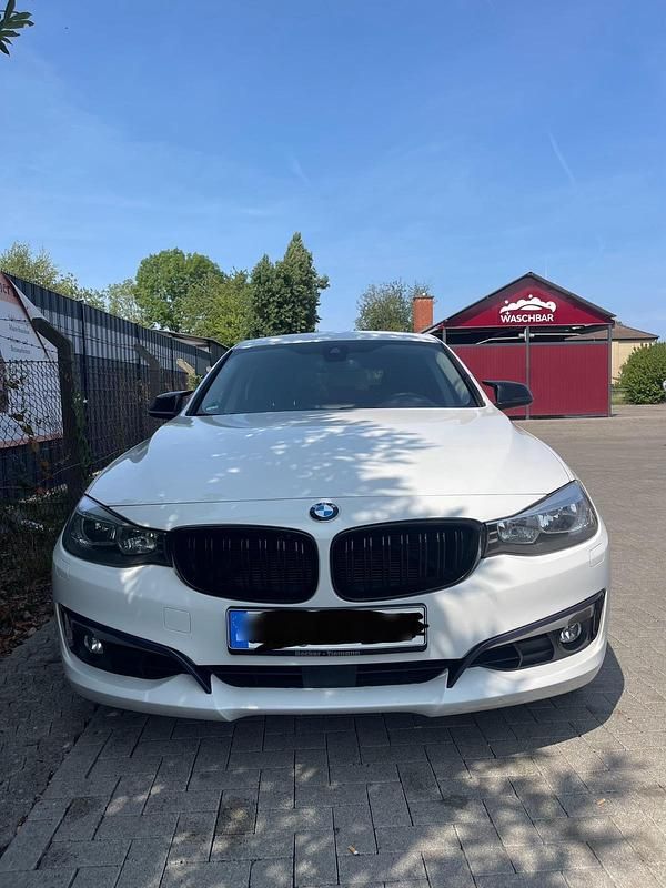 Weiß Gebraucht 2013 BMW 328 Gran Turismo Sport Line Limousine | 14.000 € (Teuer) - Bild 1/4