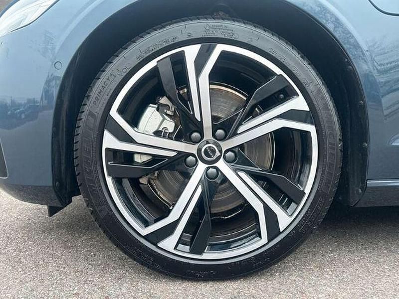 Gebraucht Volvo V60 Plus 455 PS (334 kW) 2025 Denim blue Kombi