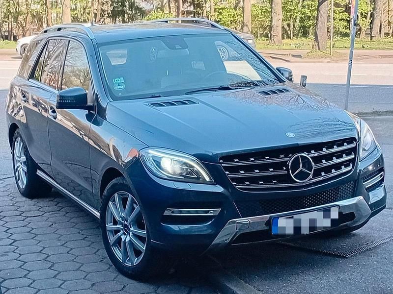 Gebraucht Mercedes ML350 258 PS (189 kW) 2013 Schwarz SUV