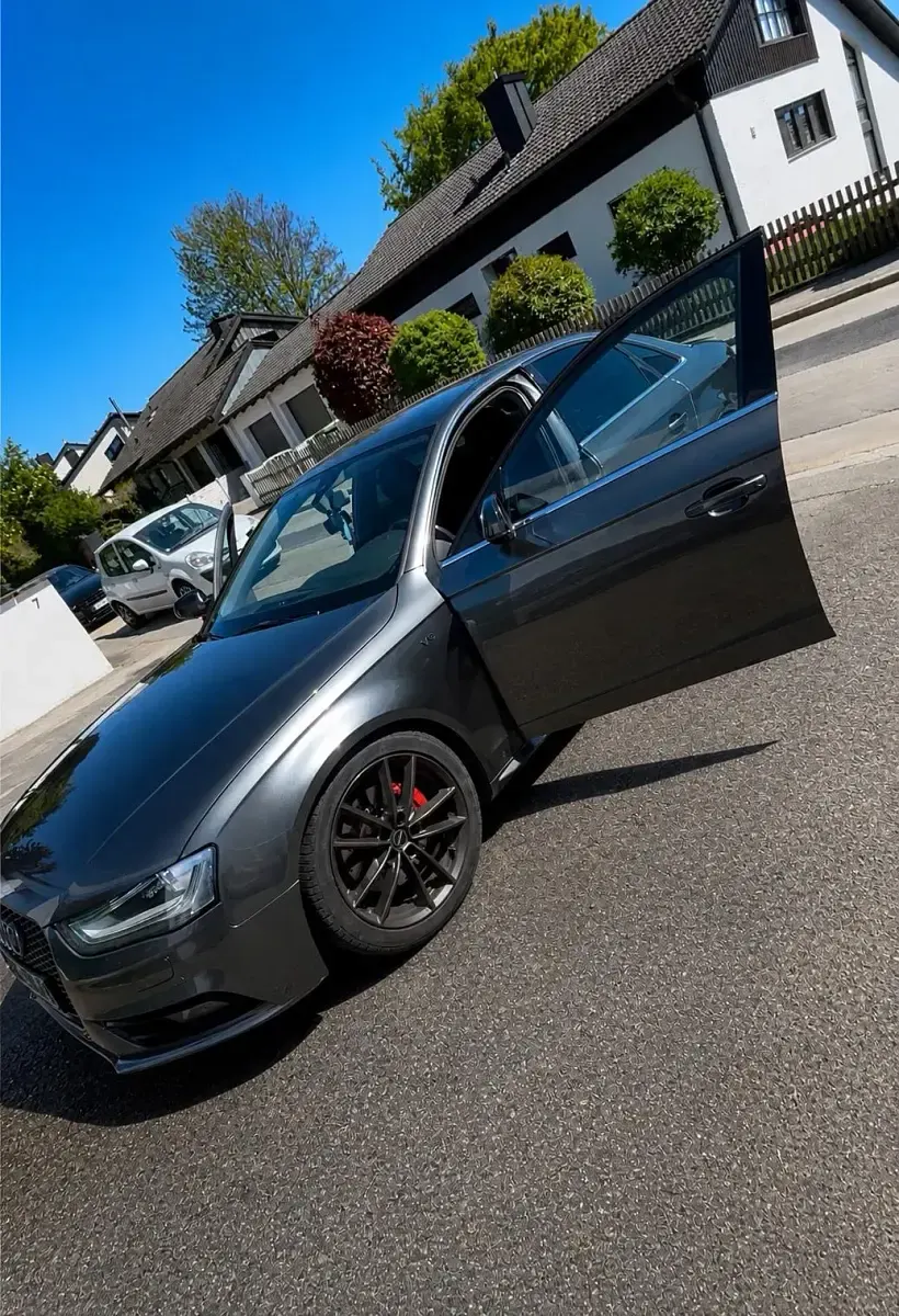 Gebraucht Audi A4 Design 245 PS (180 kW) 2013 Grau Limousine