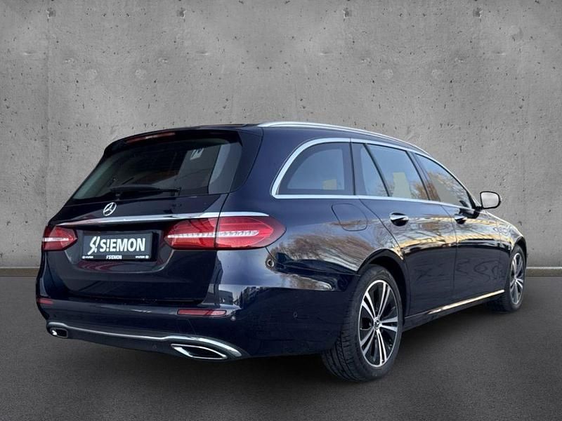 Gebraucht Mercedes E400 Avantgarde 340 PS (250 kW) 2020 Metalliclack (blau Kombi